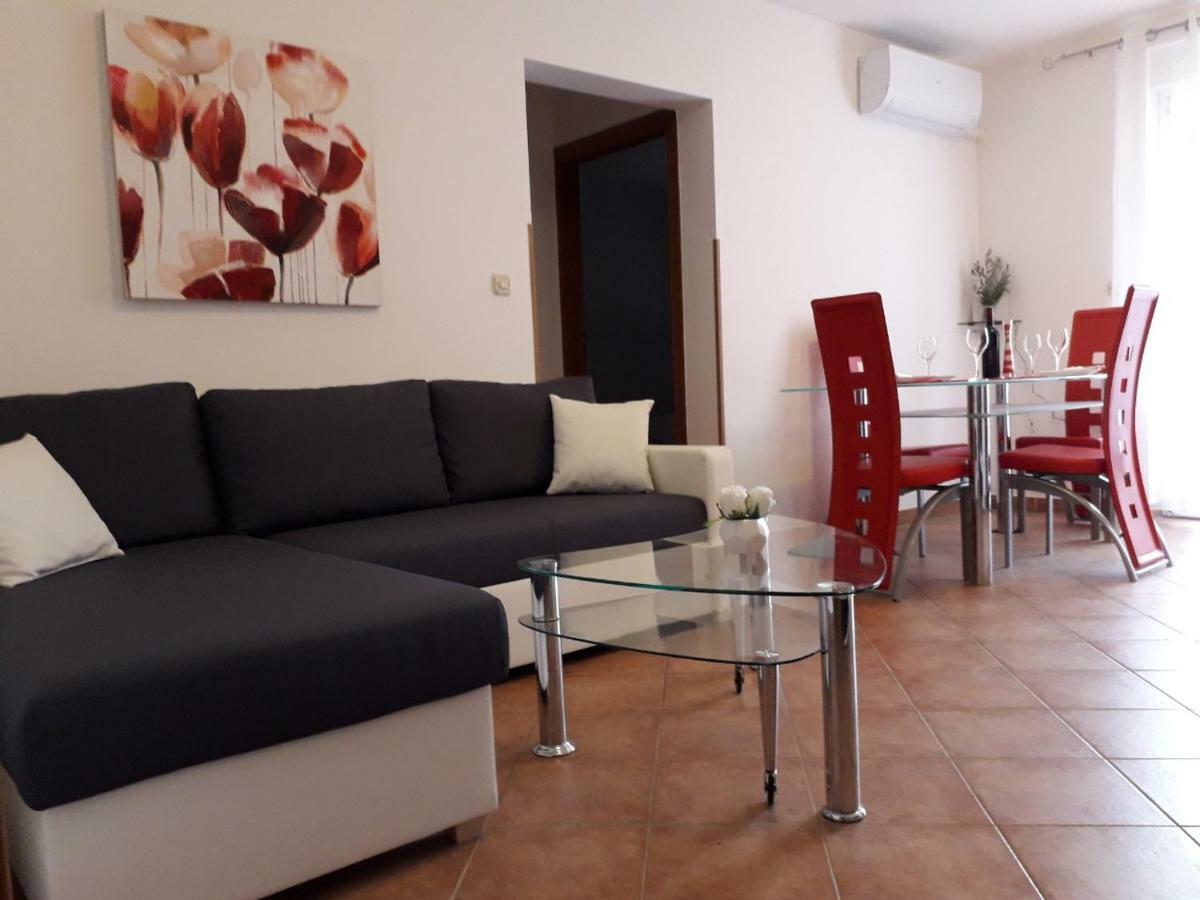 Apartman Lean Apartment Pula Exterior photo